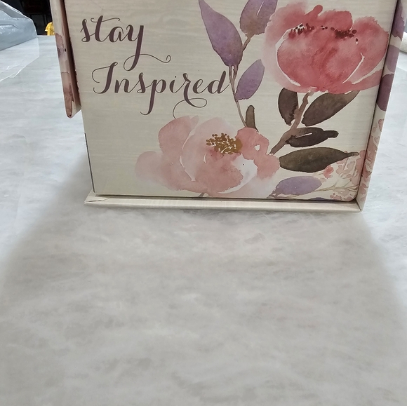 2 Decorative Gift Boxes Fantastic Way to Wrap a Special Gift or Display NWT - Picture 4 of 10